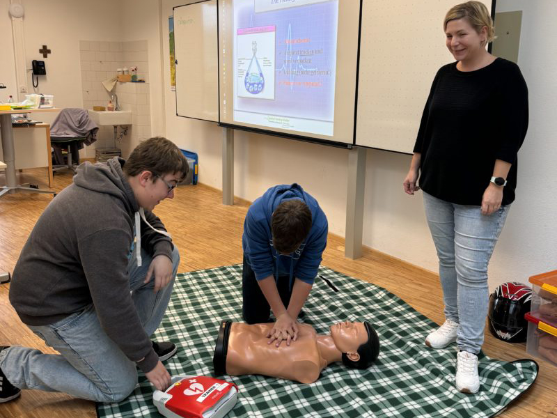 Erste-Hilfe-Kurs an der Realschule Schlehdorf